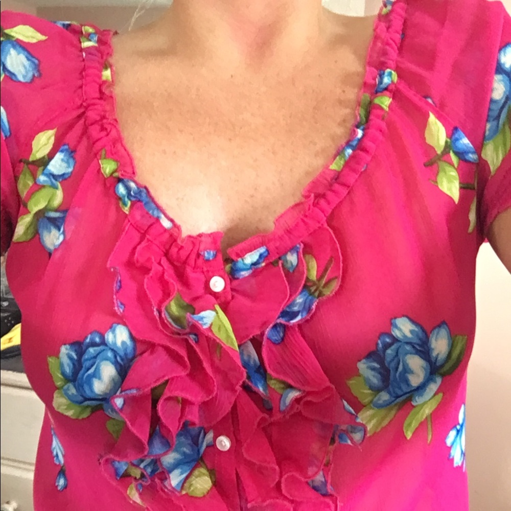 Gilly Hicks floral top